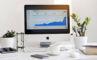 乐鱼体育平台app下载-战术的较量：两位教练在场边互相博弈，战术大师 教练