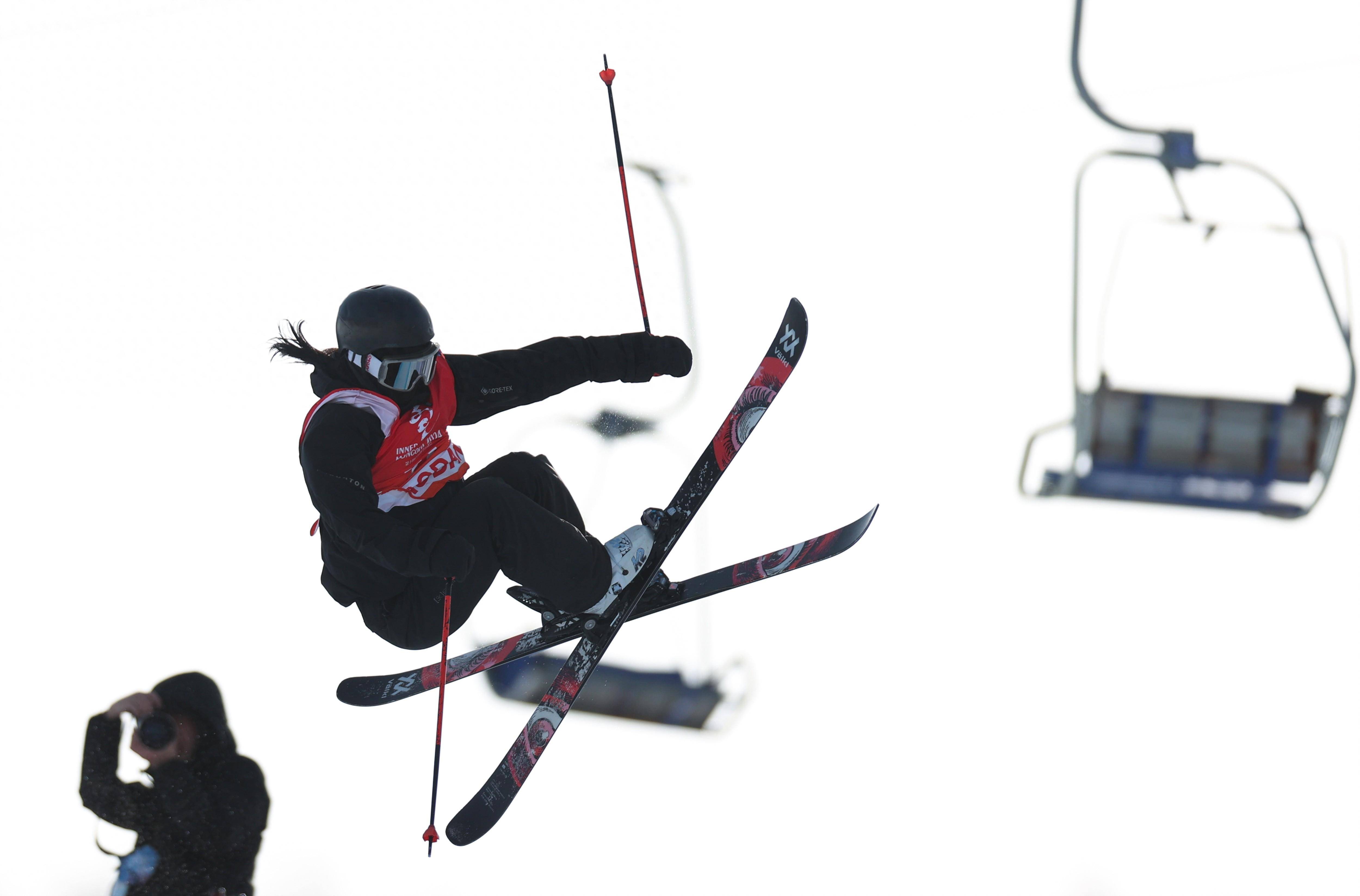 乐鱼体育平台官网-国际自由式滑雪锦标赛，雪地中的艺术表演