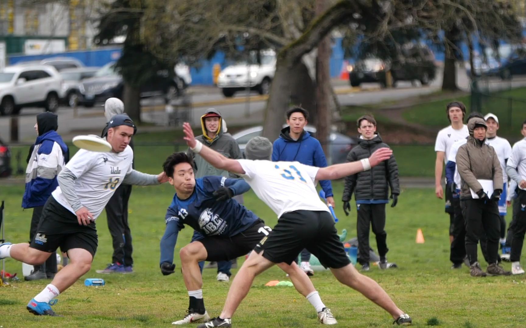 飞盘极限挑战赛:投掷中的精准与技巧 飞盘极限挑战赛:投掷中的精准与技巧