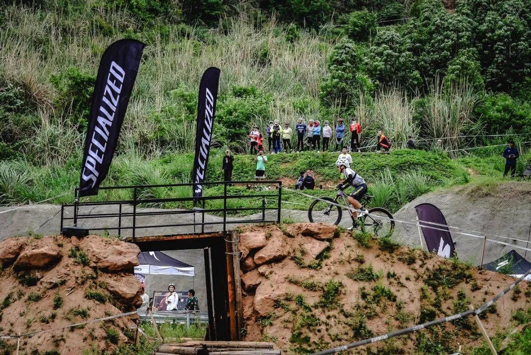 特色山地越野自行车赛,穿越林海峡谷的速度盛宴的简单介绍 特色山地越野自行车赛,穿越林海峡谷的速度盛宴的简单介绍