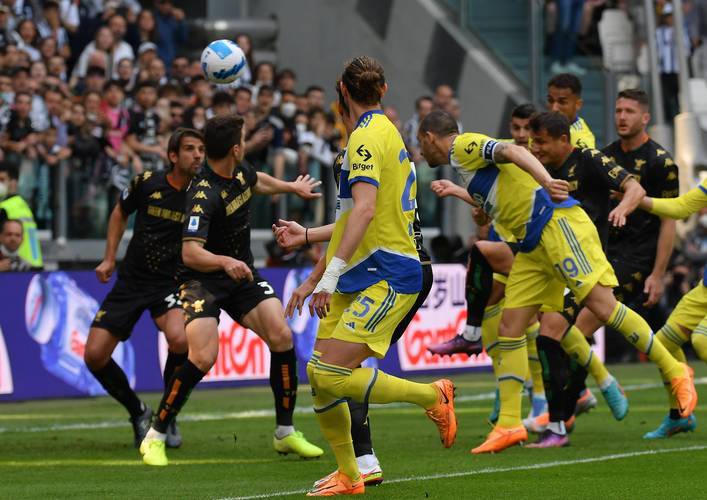 意甲引入新战术，使比赛更具观赏性与战术变化