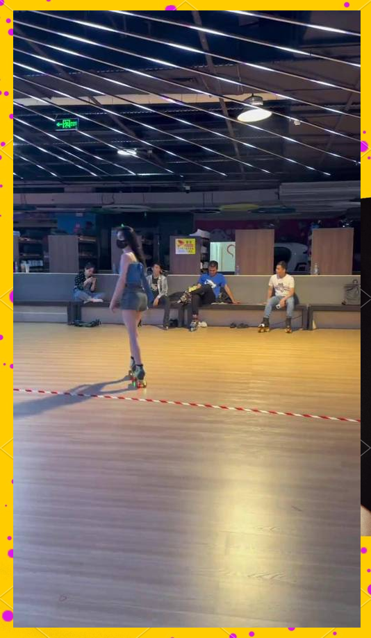 关于夜幕灯光轮滑表演，城市街头的青春舞台的信息