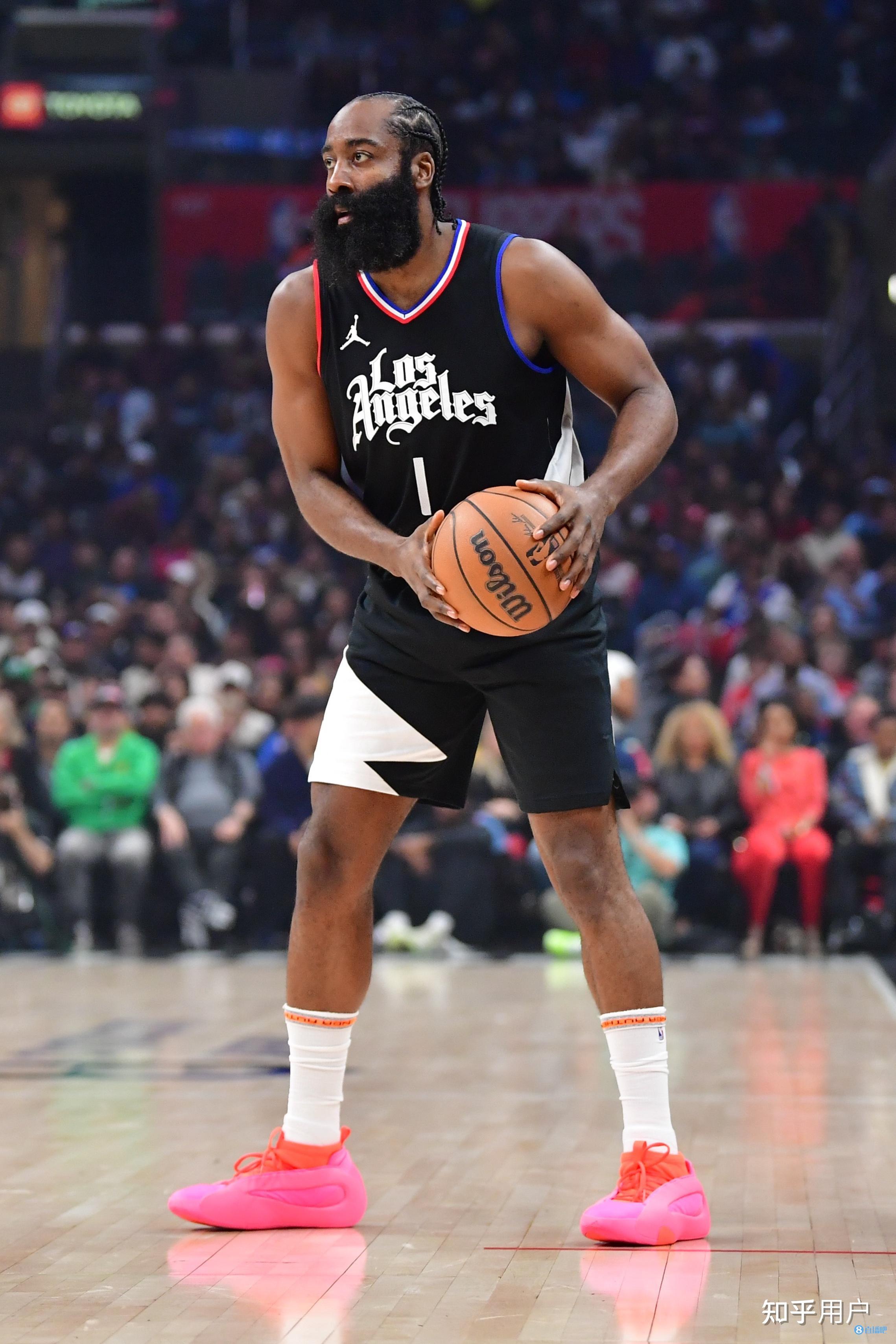 乐鱼体育(中国)官方网站-&quot;快船追逐季后赛资格，士气高昂&quot;