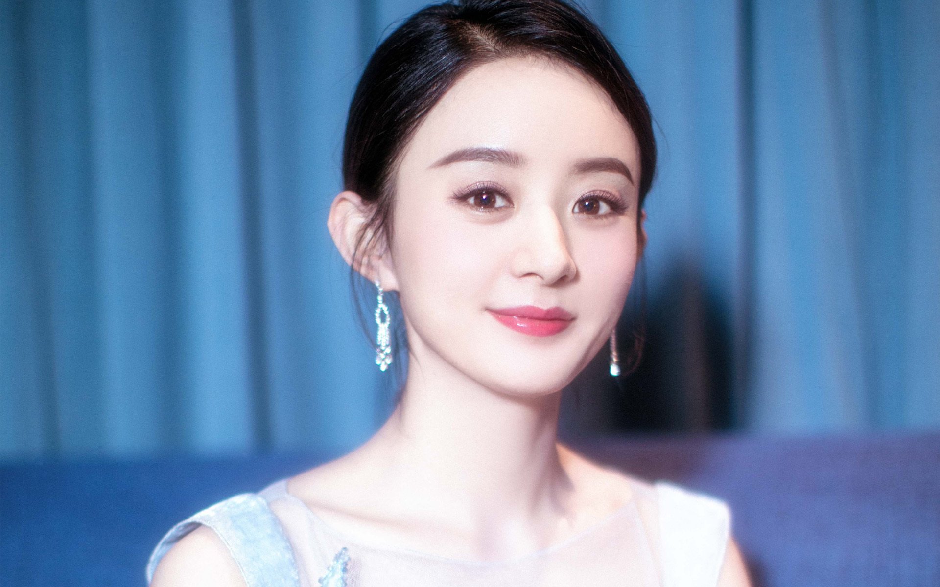 多特突然离队，俱乐部踢球选手书写新篇，多特卖球员