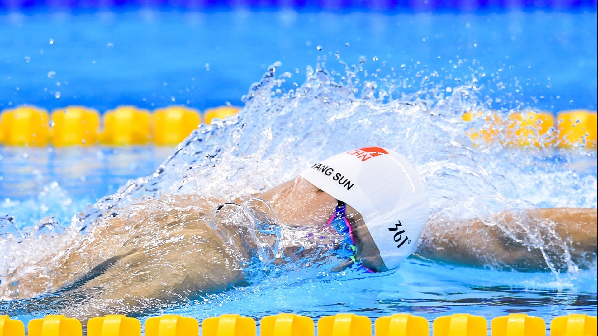 职业联赛注重品牌识别打造俱乐部视觉统一形象，职业联赛标准