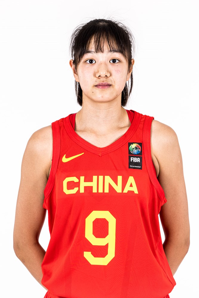 "塑造新一代：运动员在青训中的角色"